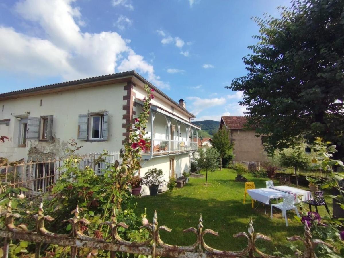 Maison D'Hotes Larraldia Uhart-Cize Экстерьер фото
